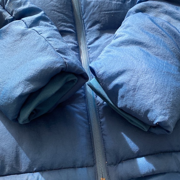 Uniqlo Light Weight Down Filled Hooded Puffer Parka - Picture 4 of 6